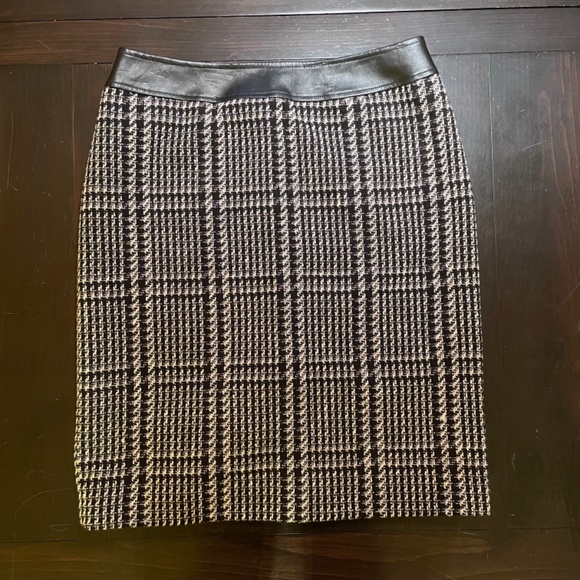 Dark academia Women’s Size 6 houndstooth / knee length wool blend Pencil Skirt - Picture 3 of 10
